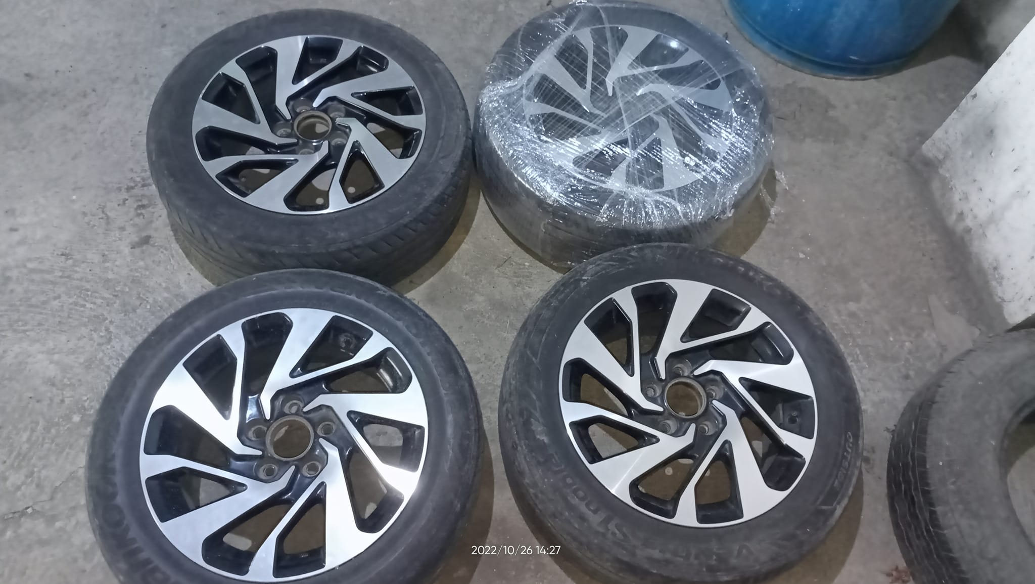 Honda CIvic 2017 (rims) mags and tire photo